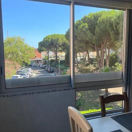 Cote Quai -t2 Vue Port Parking Prive Cap D'agde Centre アグド