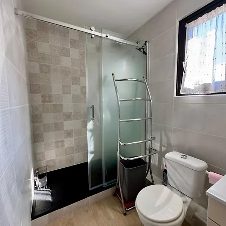 Coté Quai Du Cap D'agde - Parking - Histoire De Clés Agde